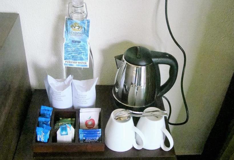 Hotel The Mountain Courtyard Thekady 9