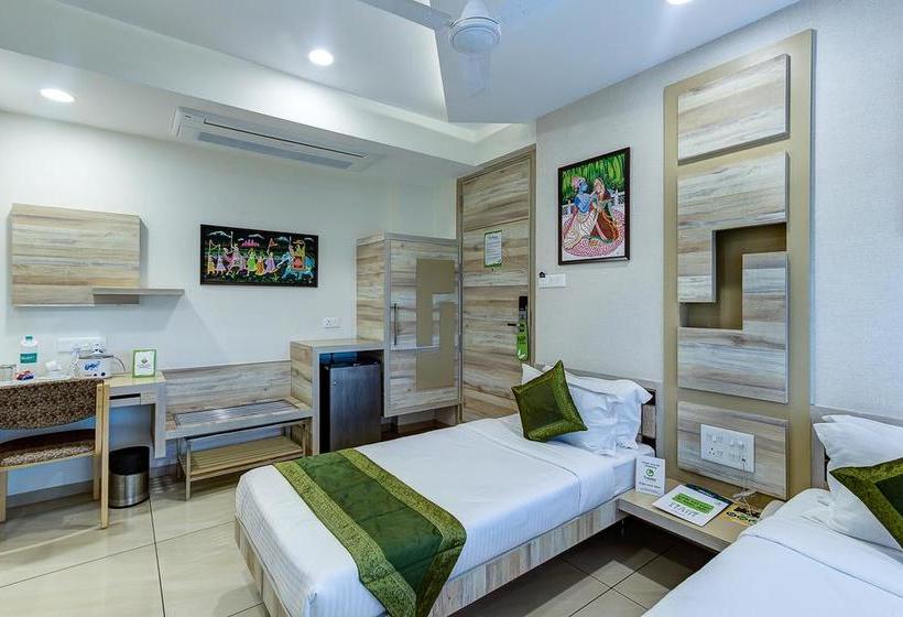 Hotel Treebo Daksh Residency 12