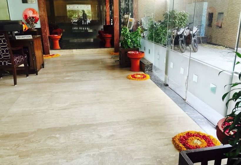 Hotel The Vinayak 13