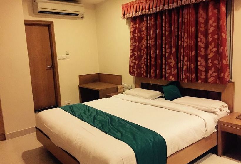 Hotel The Vinayak 16