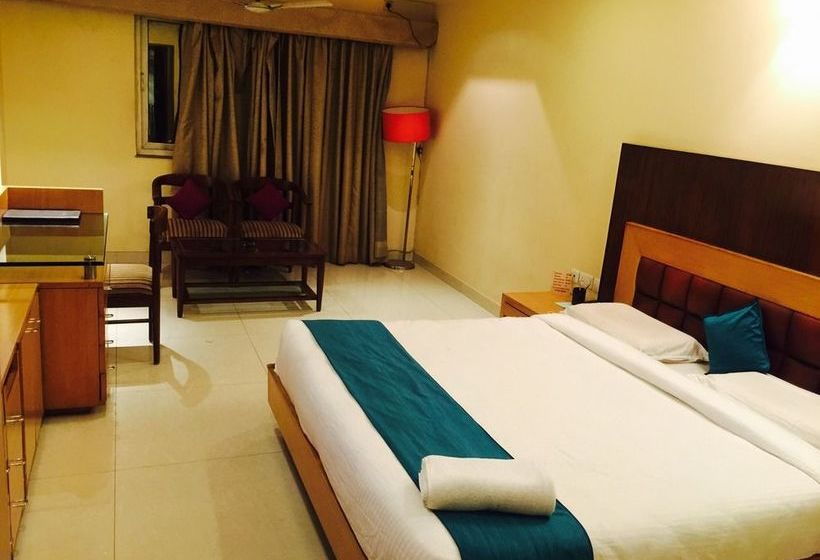 Hotel The Vinayak 18