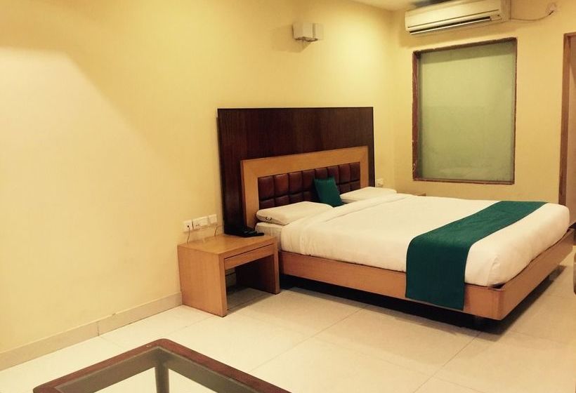 Hotel The Vinayak 19