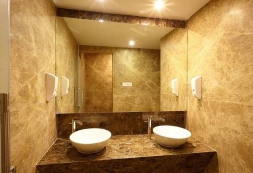 Hotel Saravana's Golden Fruits Business Suites 9