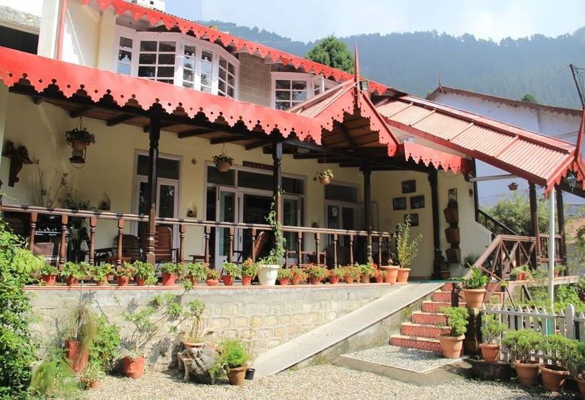 Hotel Swiss Cottage 16