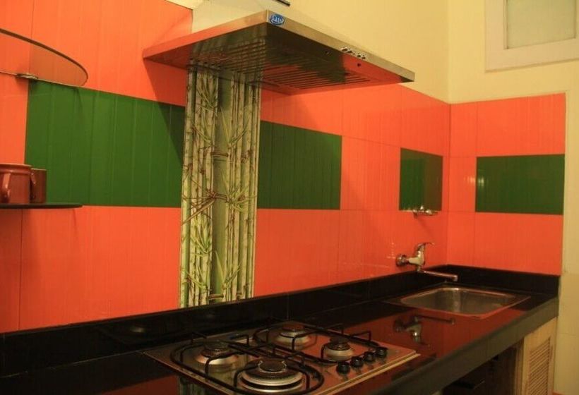 Hotel Swiss Cottage 8