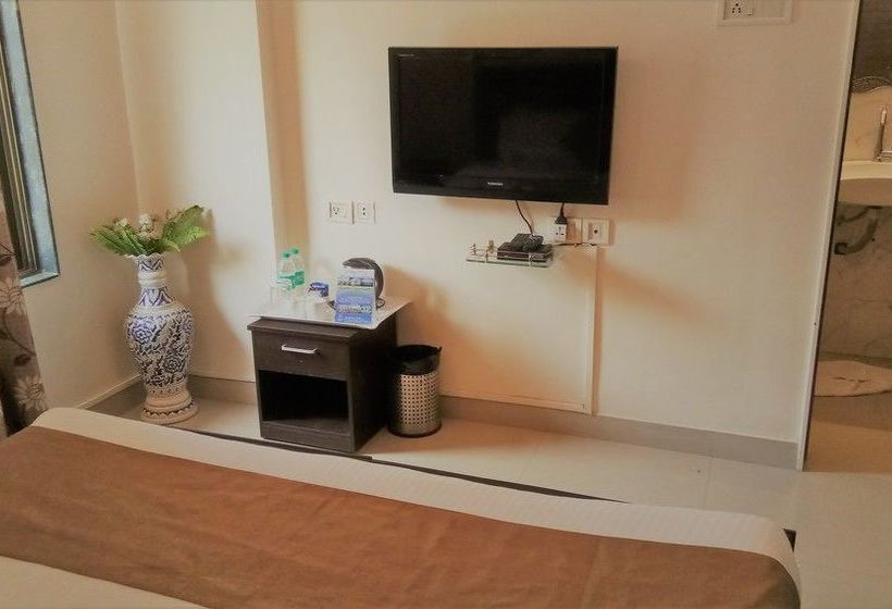 Dragonfly Apartments Emerald 18