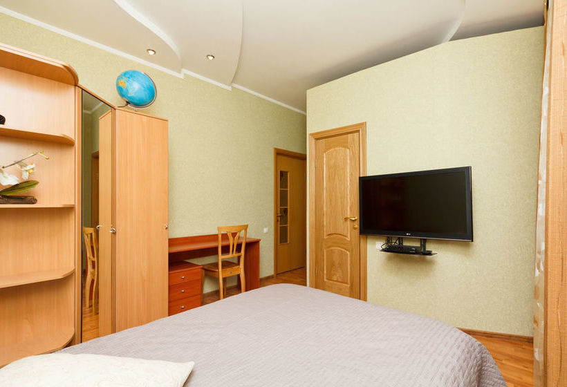 Hotel Chetyre Cezona 18