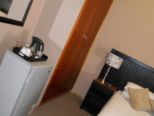 Pension At Four Guest House Brits 4