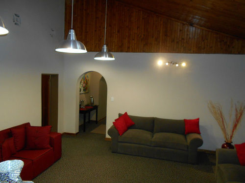 Pension At Four Guest House Brits 9