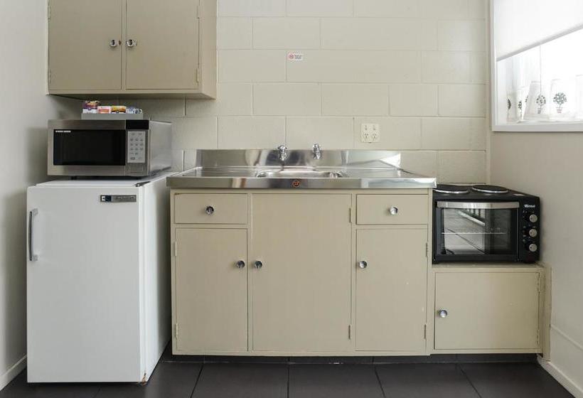 The Magpie- Hawkes Bay Motel 12