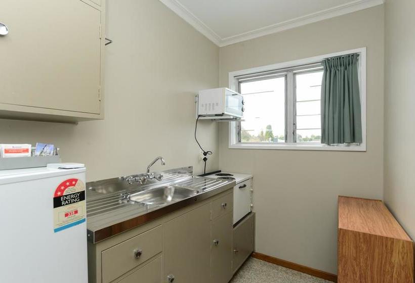 The Magpie- Hawkes Bay Motel 13