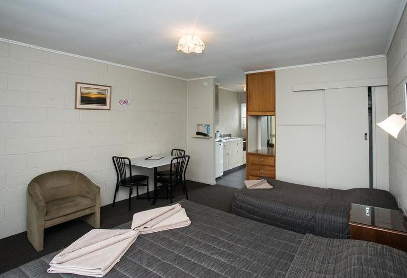 The Magpie- Hawkes Bay Motel 19