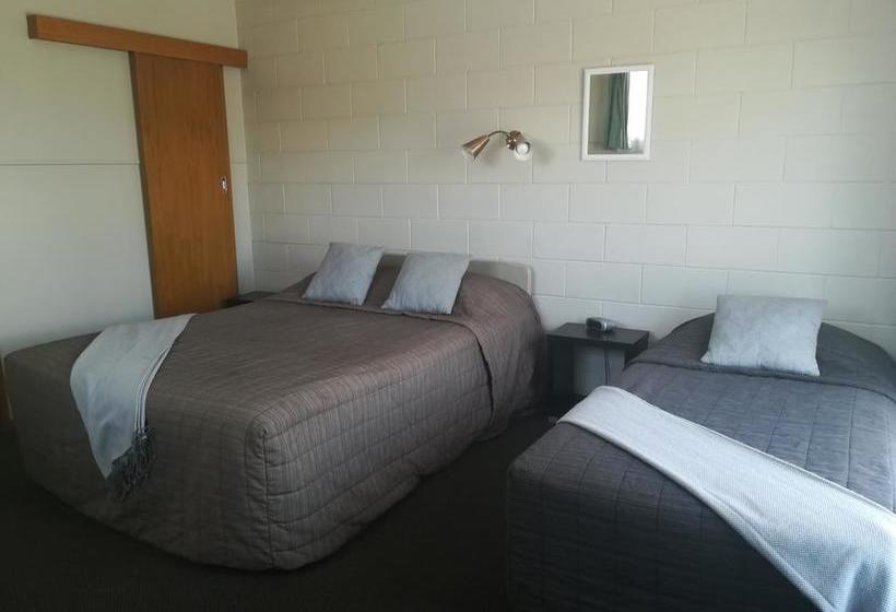 The Magpie- Hawkes Bay Motel 4