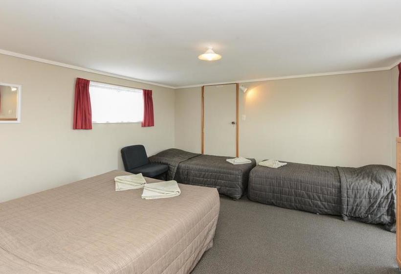 The Magpie- Hawkes Bay Motel 5