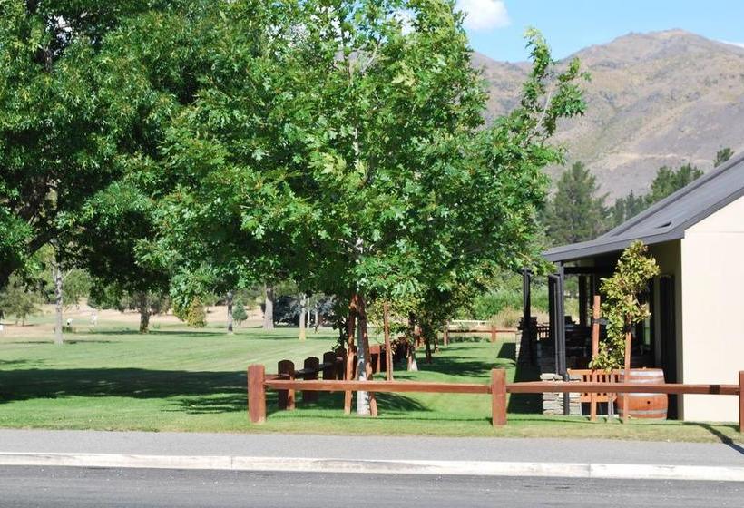 Carrick Lodge Motel 3