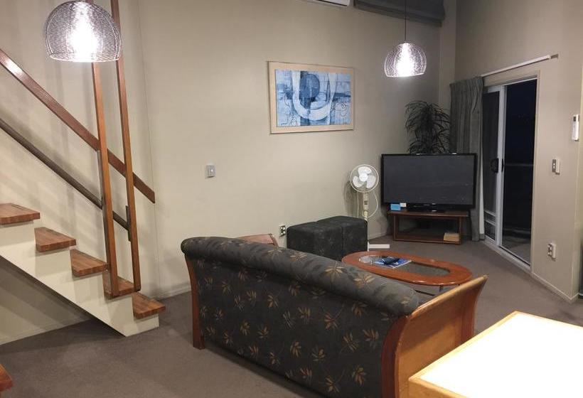 Bucklands Beach Waterfront Motel 1