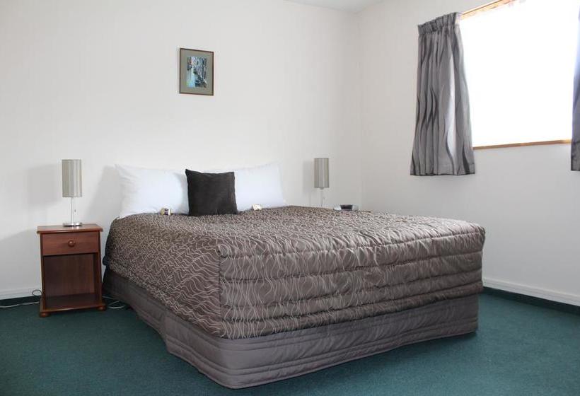 Hotel Ambassador Motor Lodge 15