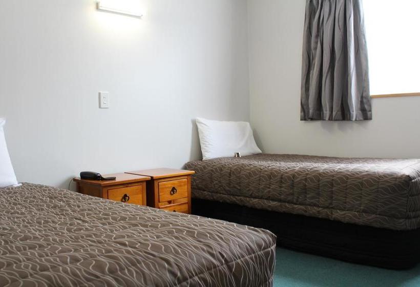 Hotel Ambassador Motor Lodge 20