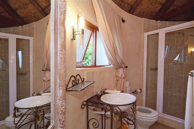 Bed and Breakfast The Loerie Hide 8