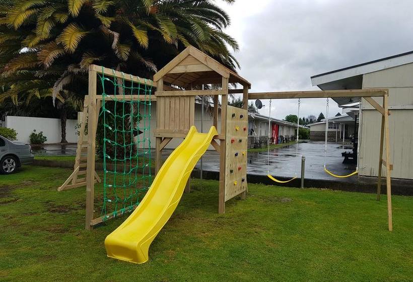 Fountain Court Motel 1