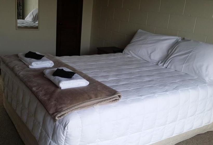 Fountain Court Motel 14