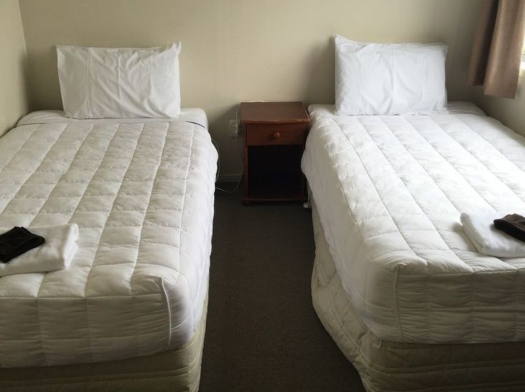 Fountain Court Motel 15