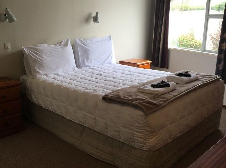 Fountain Court Motel 16