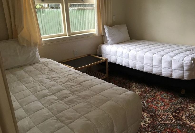 Fountain Court Motel 17