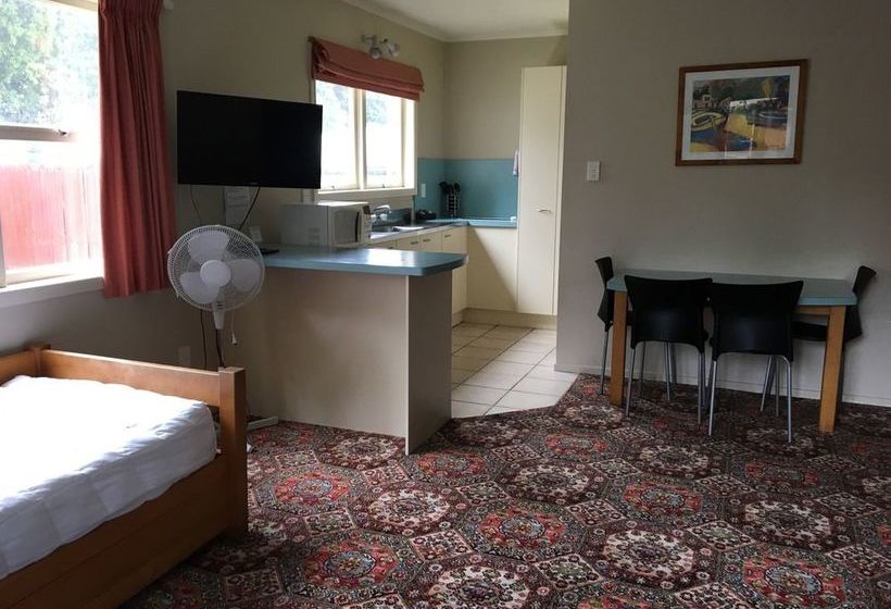 Fountain Court Motel 19