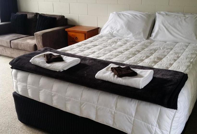 Fountain Court Motel 2