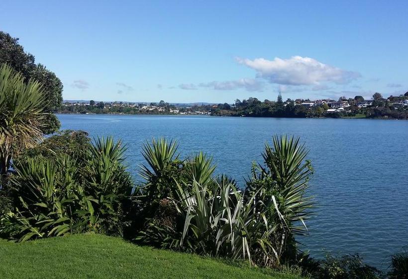 Fountain Court Motel 5