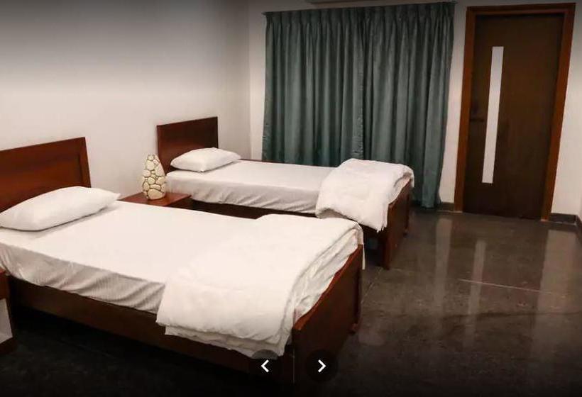 Hotel The Verda Prakyathi 13