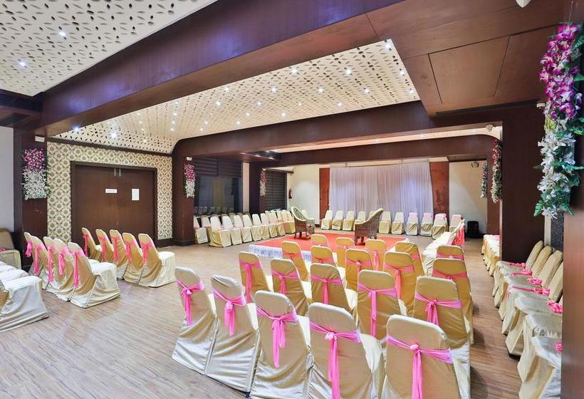 Hotel Aum Regency 16