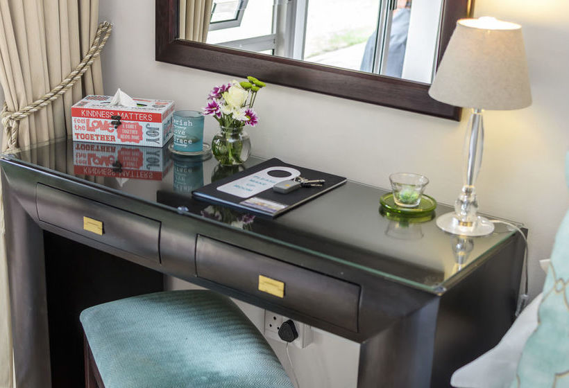 Bed and Breakfast Admiral's Lodge 13