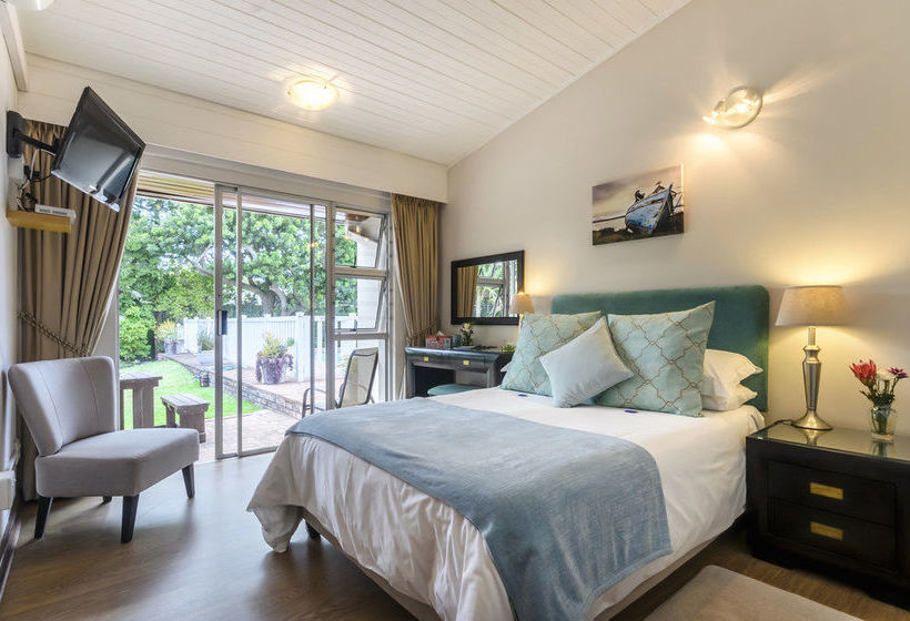 Bed and Breakfast Admiral's Lodge 17