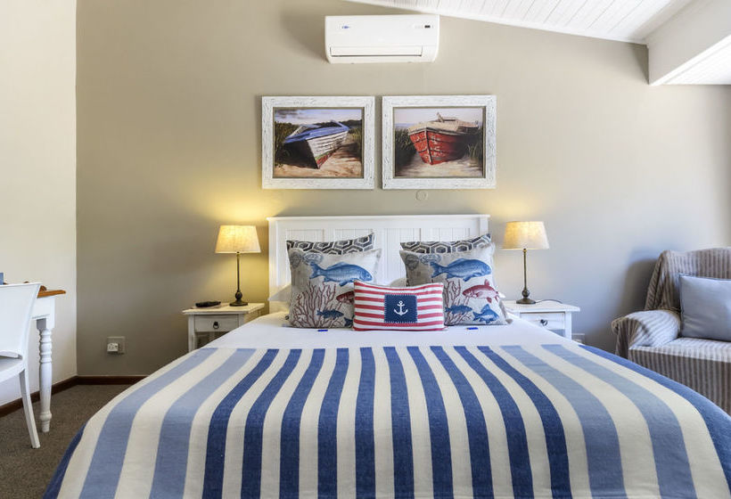 Bed and Breakfast Admiral's Lodge 18