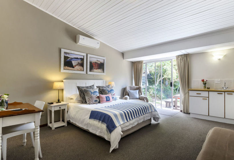 Bed and Breakfast Admiral's Lodge 19