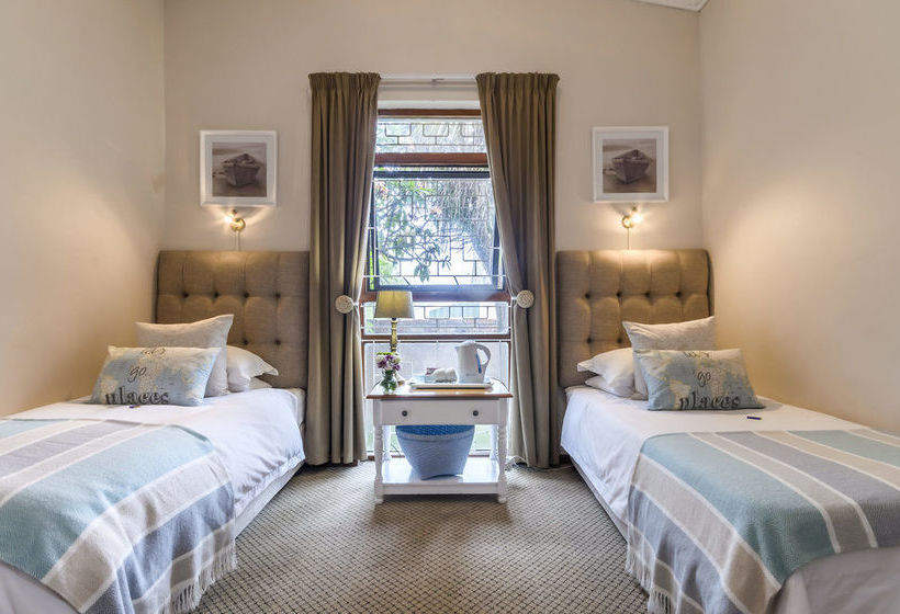 Bed and Breakfast Admiral's Lodge 3