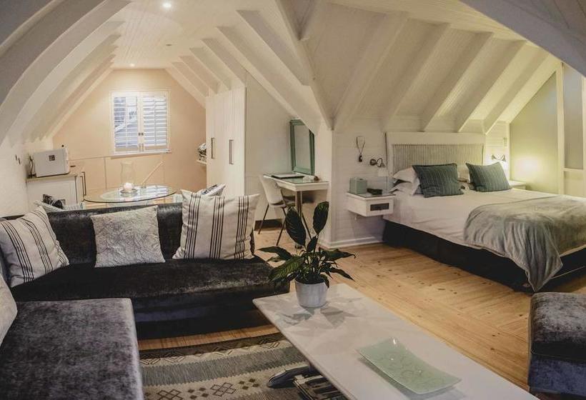 Pension Admiralty Beach House 13