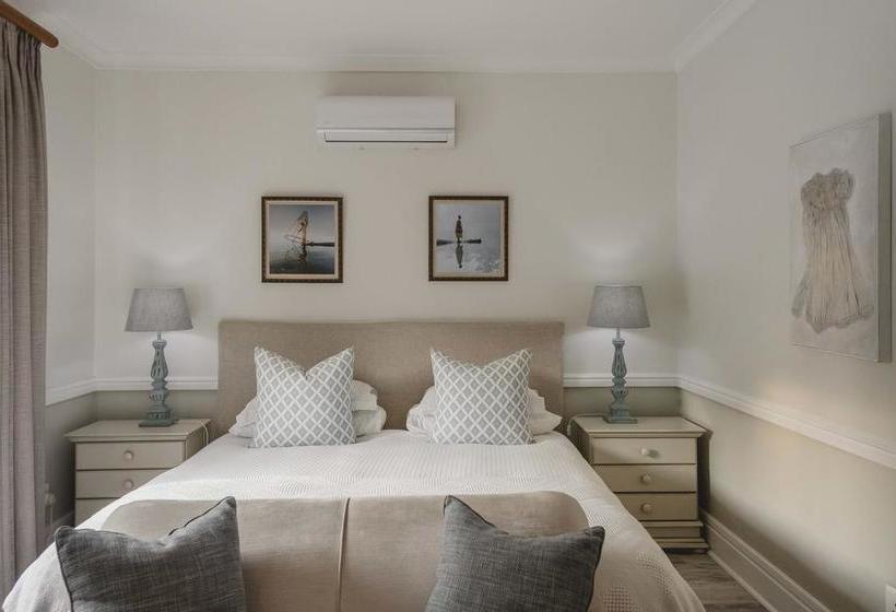 Pension Admiralty Beach House 14