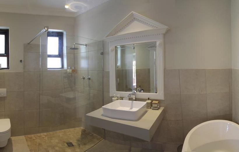 Pension Admiralty Beach House 20