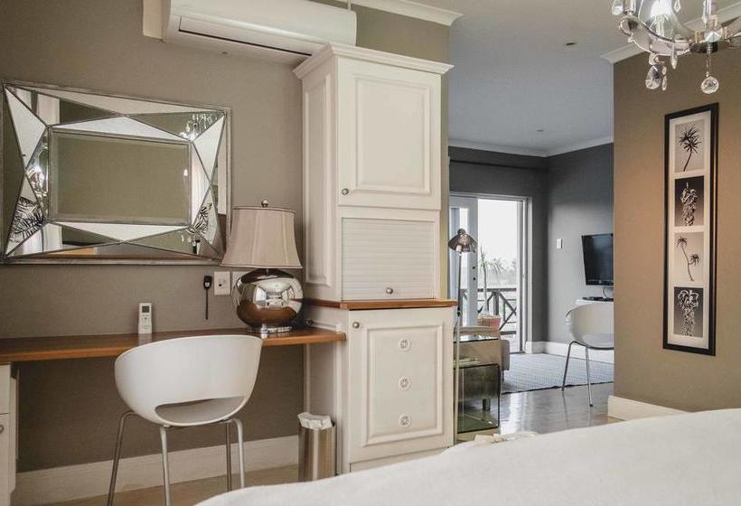 Pension Admiralty Beach House 9