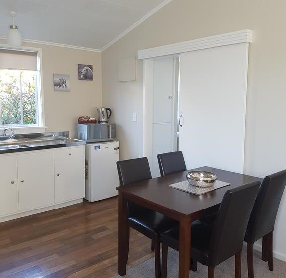 Gardner Court Motel 2