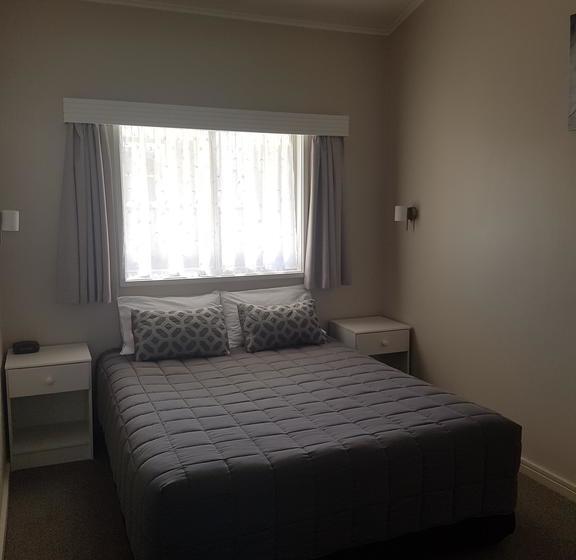 Gardner Court Motel 3