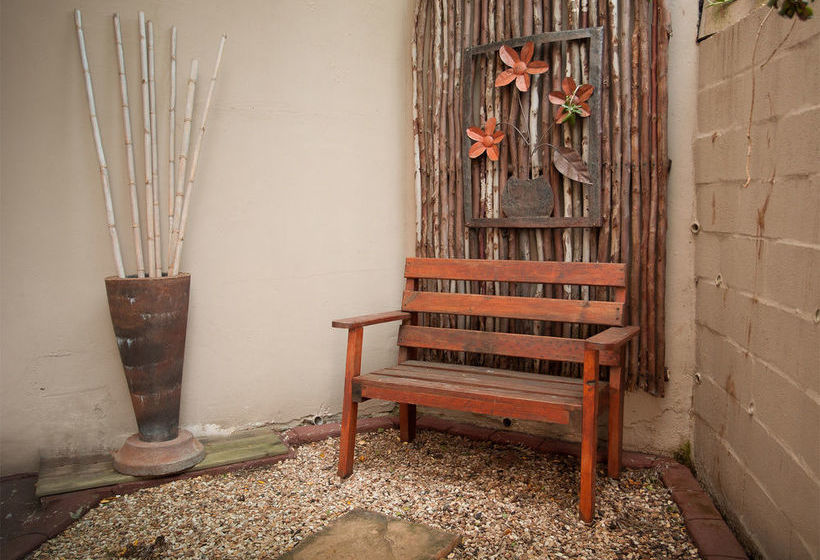 Pension Art Gallery Guest House Thandekayo 12