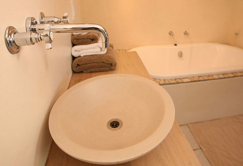 Pension Art Gallery Guest House Thandekayo 15