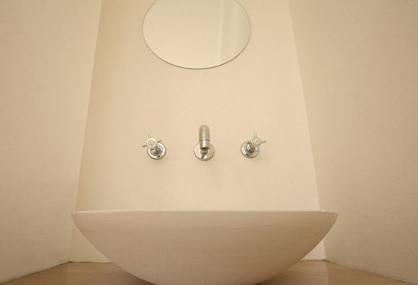 Pension Art Gallery Guest House Thandekayo 16