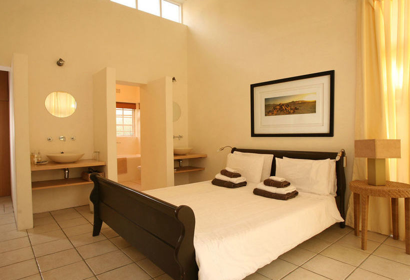 Pension Art Gallery Guest House Thandekayo 2