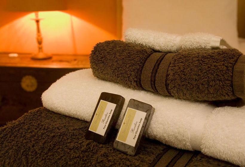 Pension Art Gallery Guest House Thandekayo 4