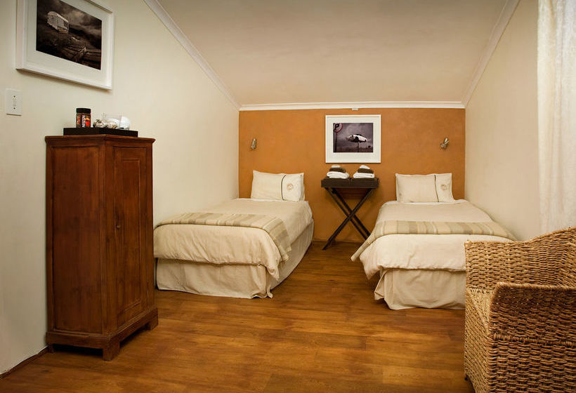 Pension Art Gallery Guest House Thandekayo 9